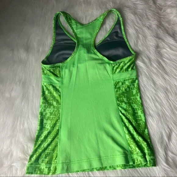 Nike Women’s Dri - Fit Built In Bra Green Size Small - Picture 2 of 3